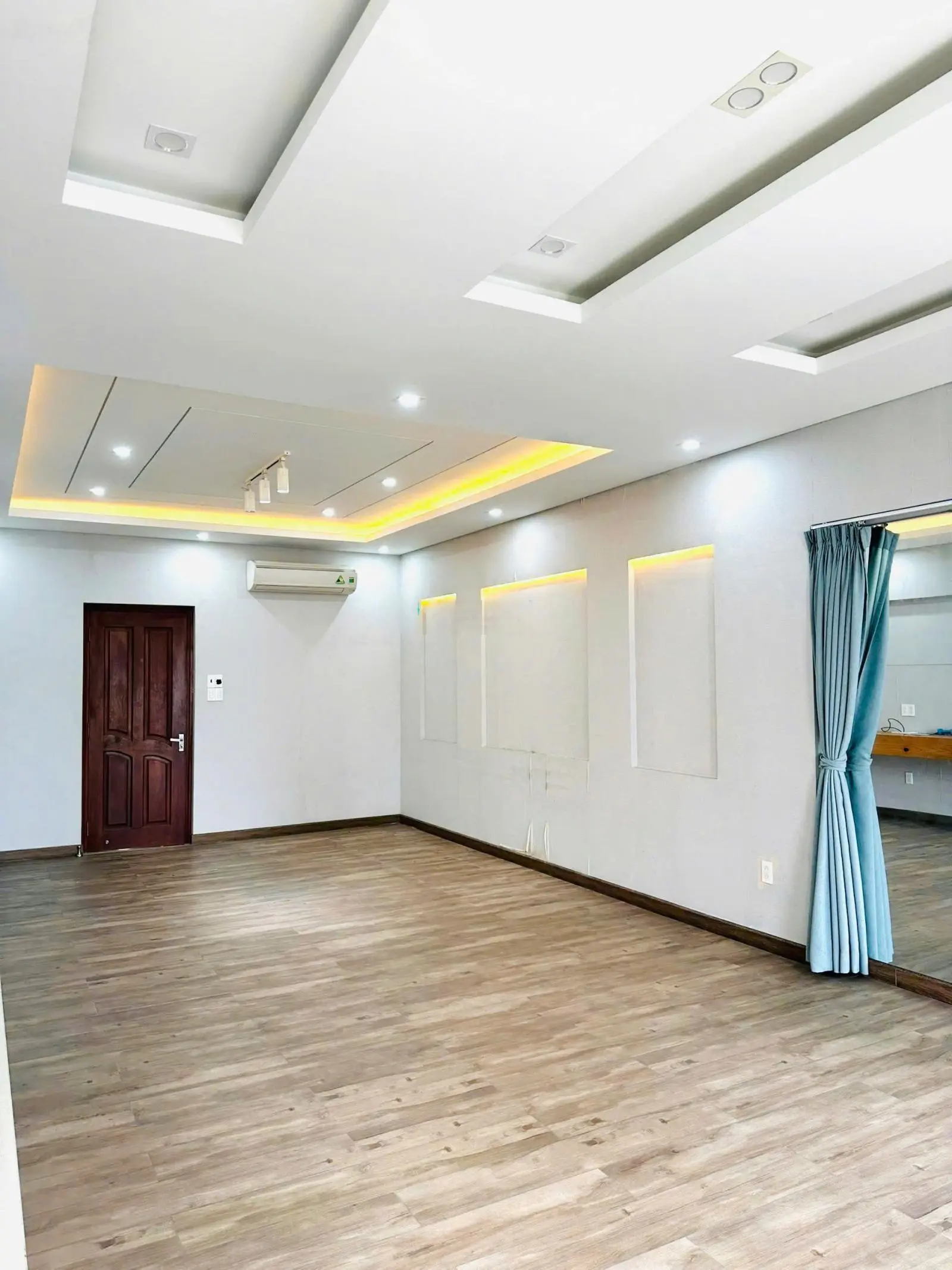 Nhỉnh 18 tỷ - Nhà đẹp đường 12m 4 tầng - 5x27.7m 137.4m2 5PN 5WC - Full NT Châu Âu, Tây Thạnh QTP