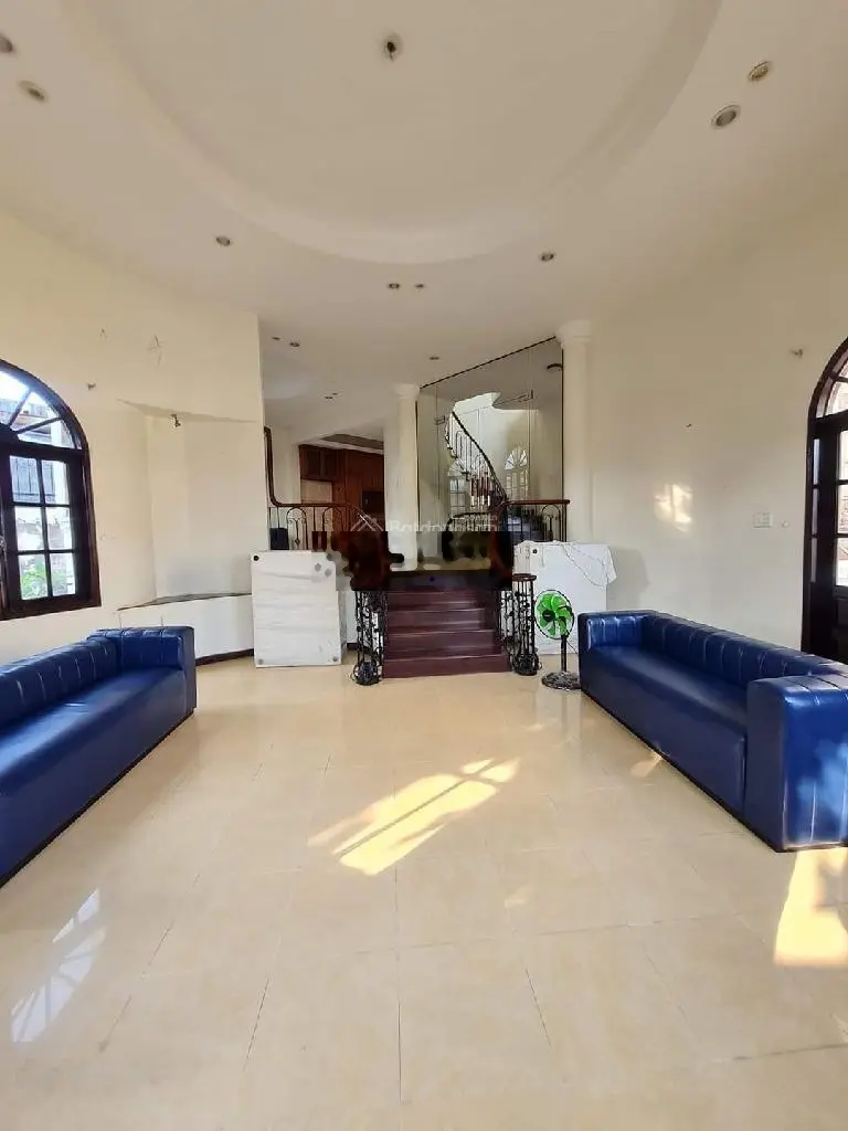 Biệt thự sân vườn, hồ bơi Phạm Văn Đồng 306m2, 3 tầng. Bán gấp Giảm cực sốc 28tỷ xuống còn 14tỷ