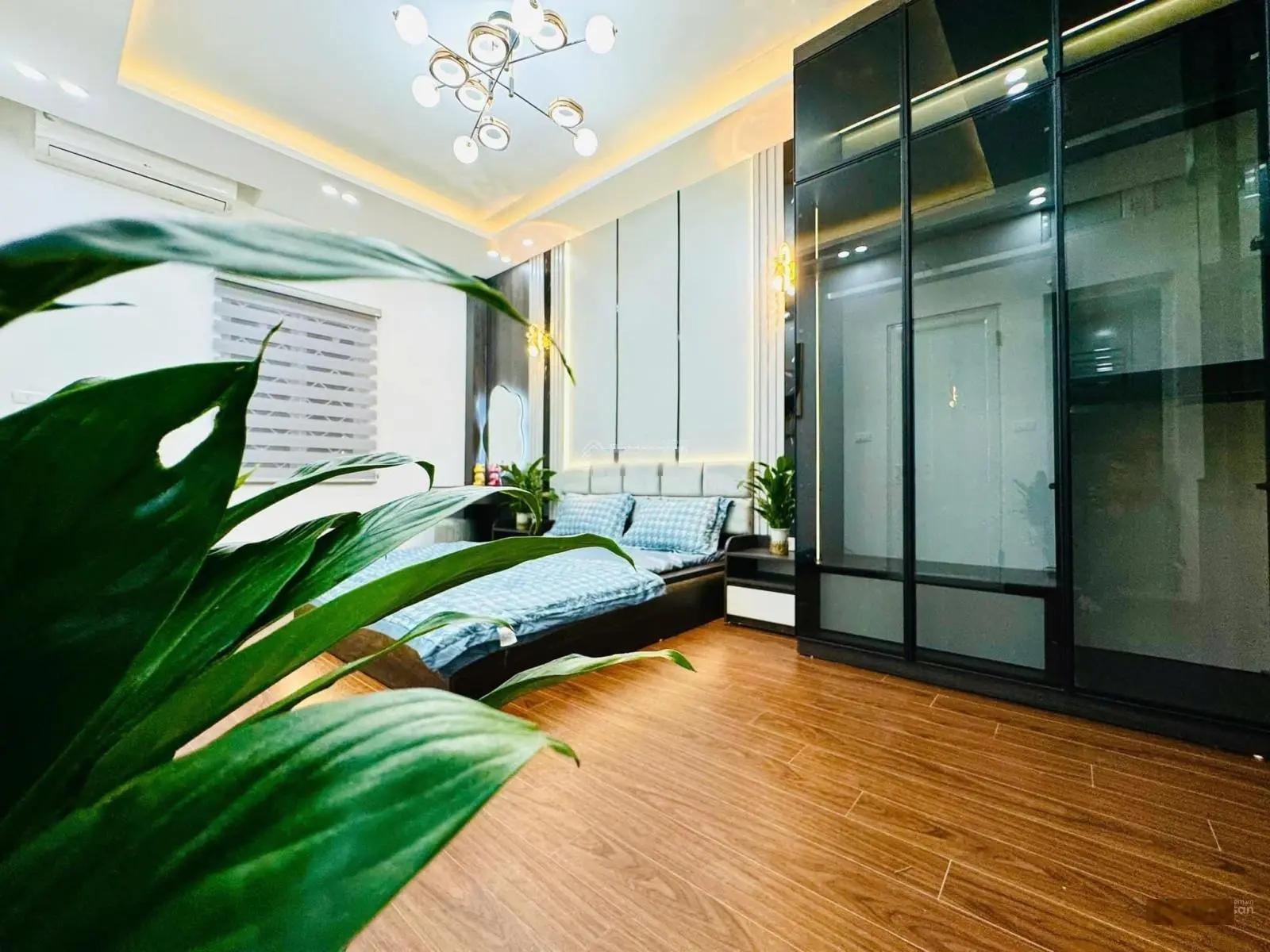 Tây Hồ - lô góc - ngõ thông kinh doanh 32m2 x 5 tầng MT 5m giá 7.68 tỷ