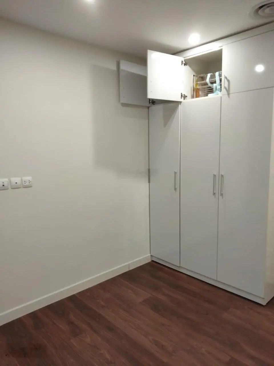Giá thật! 3pn, 2wc, Bc Đông Nam, tầng cao, giá thật chỉ 7,3 tỷ. Nội thất cơ bản. LH: 0343 202 ***