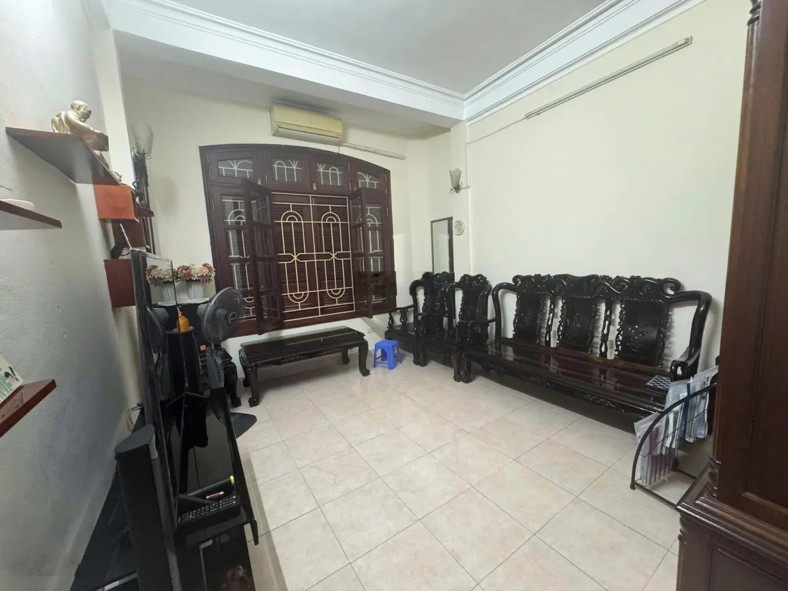 Bán Nhà Phân Lô ngõ 91 Nguyễn Chí Thanh Đống Đa.40m x4T. Mặt tiền.3.7m. Giá = 19.8 tỷ