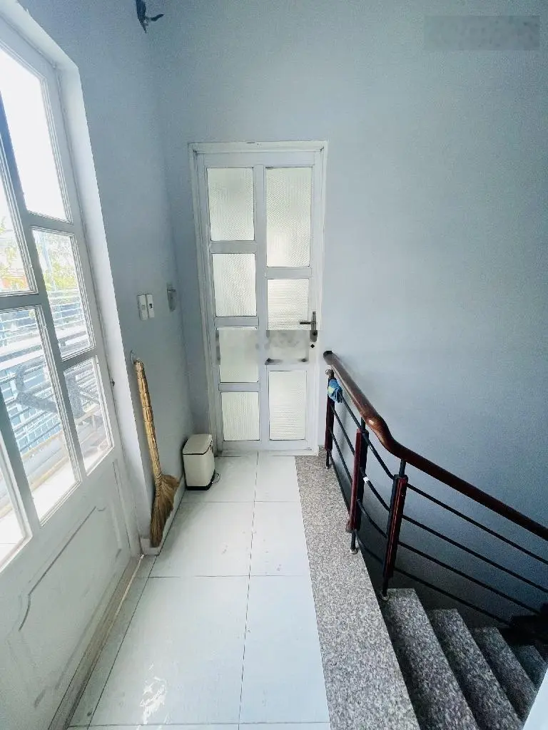 *Xe Hơi Thông* [5,6 x 14 - 5 tầng] Lạc Long Quân