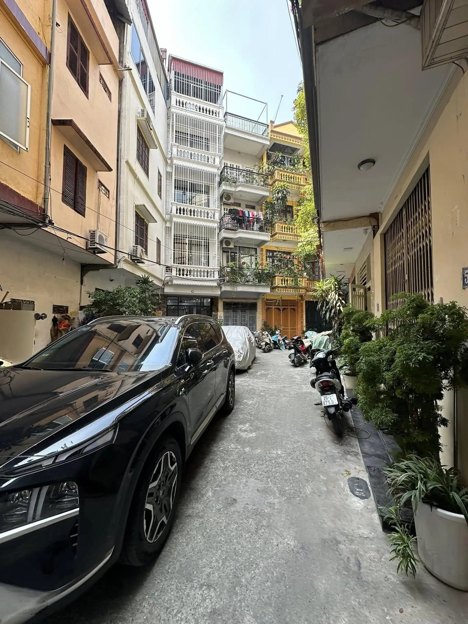 Bán Nhà Nguyễn Văn Huyên 38M x 5T Chỉ 11,6 Tỷ. Phân lô, ô tô tránh, 2 thoáng