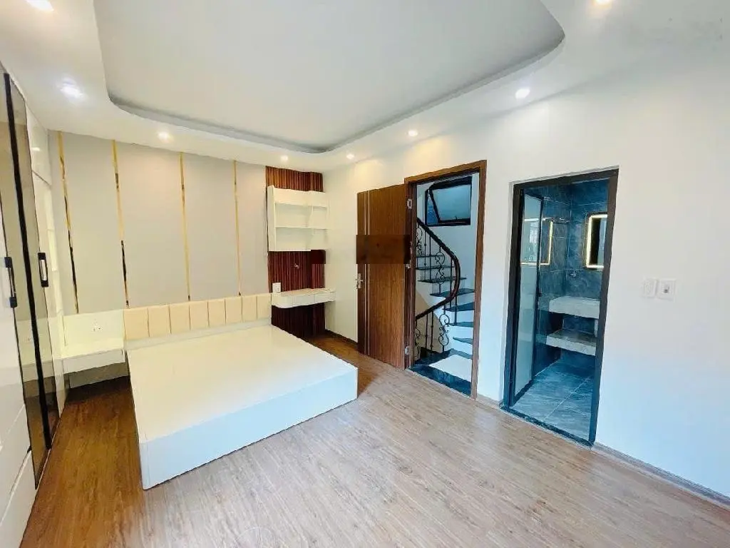 Thẳng 30m ra mặt phố dương văn bé_ngõ rộng_nhà đẹp 5 tầng_sổ vuông 35m_hơn 5 tỷ