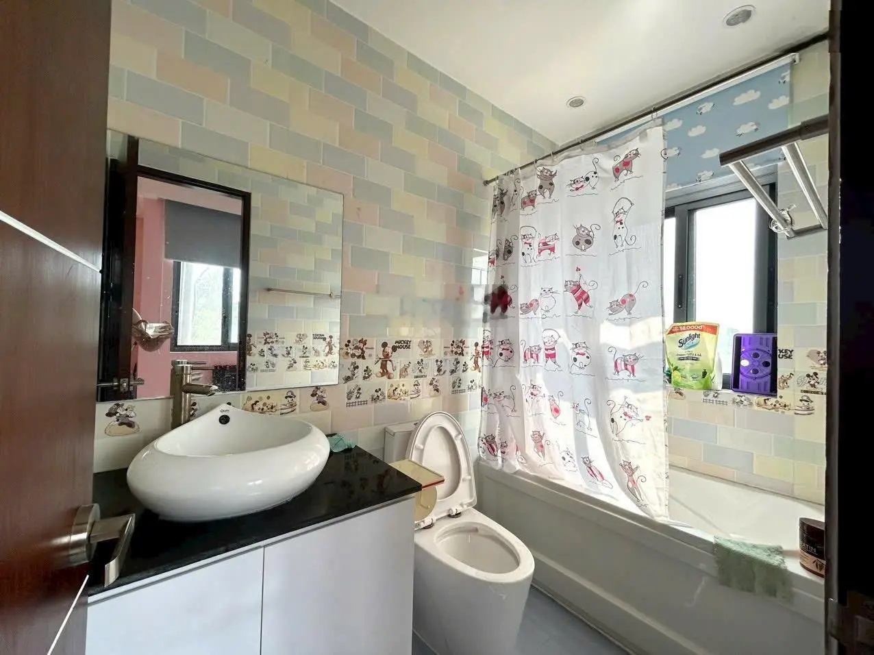Cần bán gấp nhà trệt 2 lầu sân thượng mâm đúc có thể lên thêm lầu & 30 căn nhà trọ + quán cafe