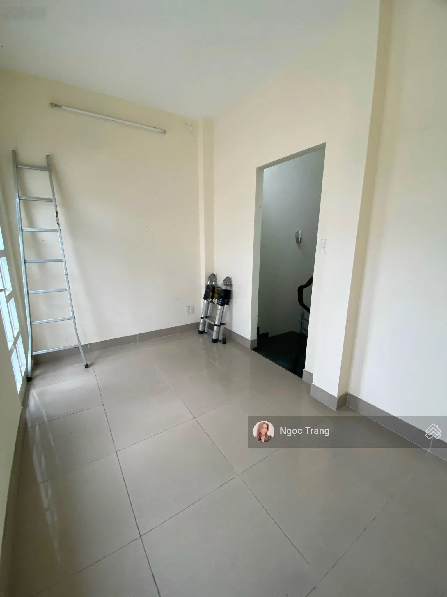Hàng mới nhất khu D3 - D1 P25 2 xe hơi tránh nhau 3tấm phù hợp mua ở kinh doanh đa ngành nhỉnh 12tỷ