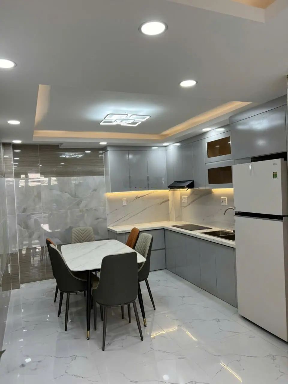 Bán nhà Bình Tân giáp tân phú - hẻm xe hơi - hỗ trợ vay bank - nhỉnh 3 tỷ đến 4 tỷ
