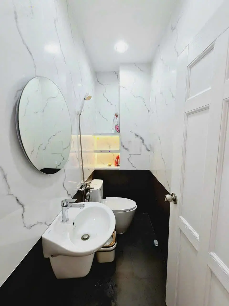 Ra nhanh nhà 1T2L Nguyễn Văn Mai, P.Võ Thị Sáu, Quận 3, DT 48m2, Giá 3tỳ950, nhà đang trống, SHR