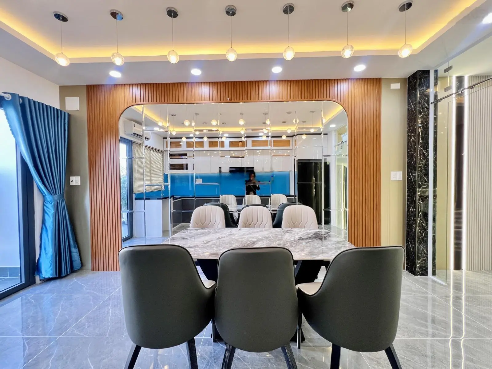 Nhà mặt rạch 4 x 22m ngay trường học đường Tô Ngọc Vân Q12