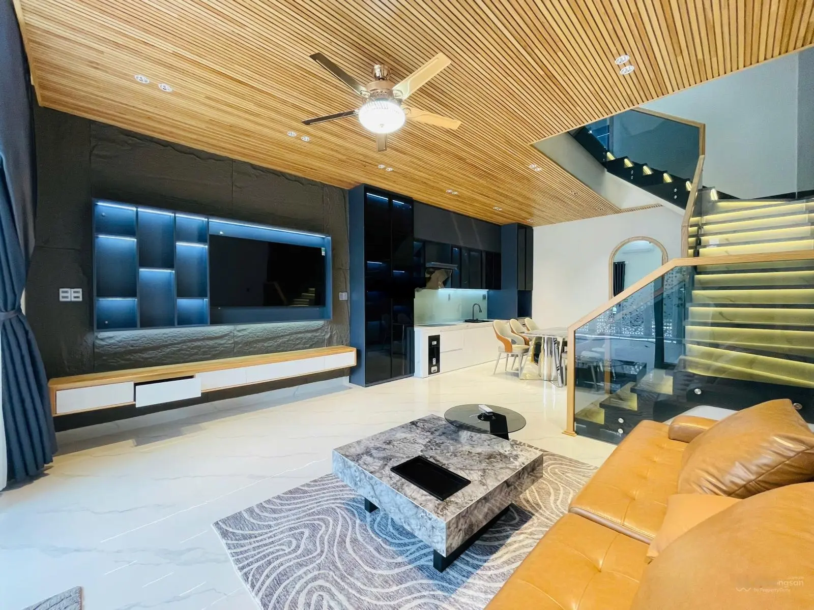 Siêu phẩm 3 tầng Phú Thạnh 10, Hòa Minh, Liên Chiểu gần Biển | Có gara ô tô, Full nội thất xịn xò
