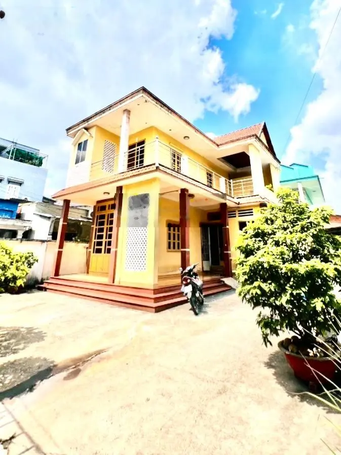 Chủ nhiệt bán gấp biệt thự sân vườn 2 tầng - 4 mặt tiền - ngay trung tâm Hiệp Bình Phước, Thủ Đức