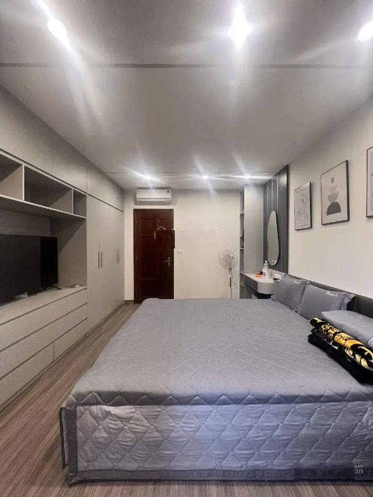 Chính chủ cần bán nhà Định Công Hoàng Mai 41m2 6 tầng MT 4,2m oto giá 5,5 tỷ