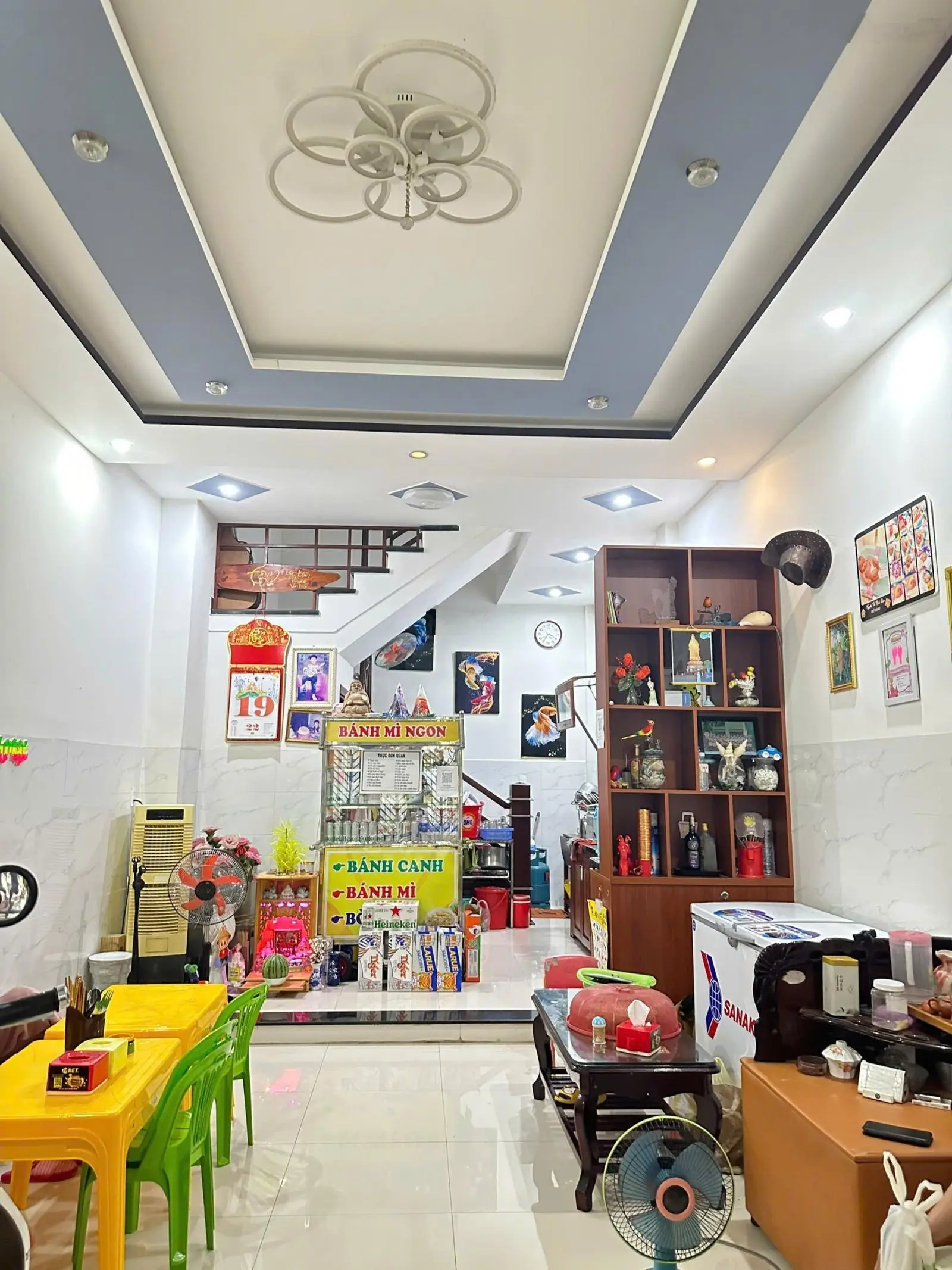 Sụp hầm nhà 3 tầng mới xây thiết kế hiện đạicách sân bay 500 đường Lê Đình Lý TT Hải Châu Đà Nẵng