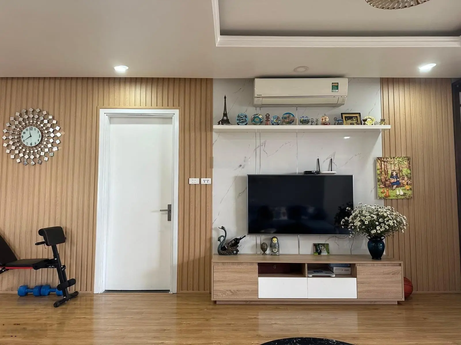 Bán nhà Phố Trạm, 56m2 x 7 tầng thang máy, ở và kinh doanh tốt 14.6 tỷ