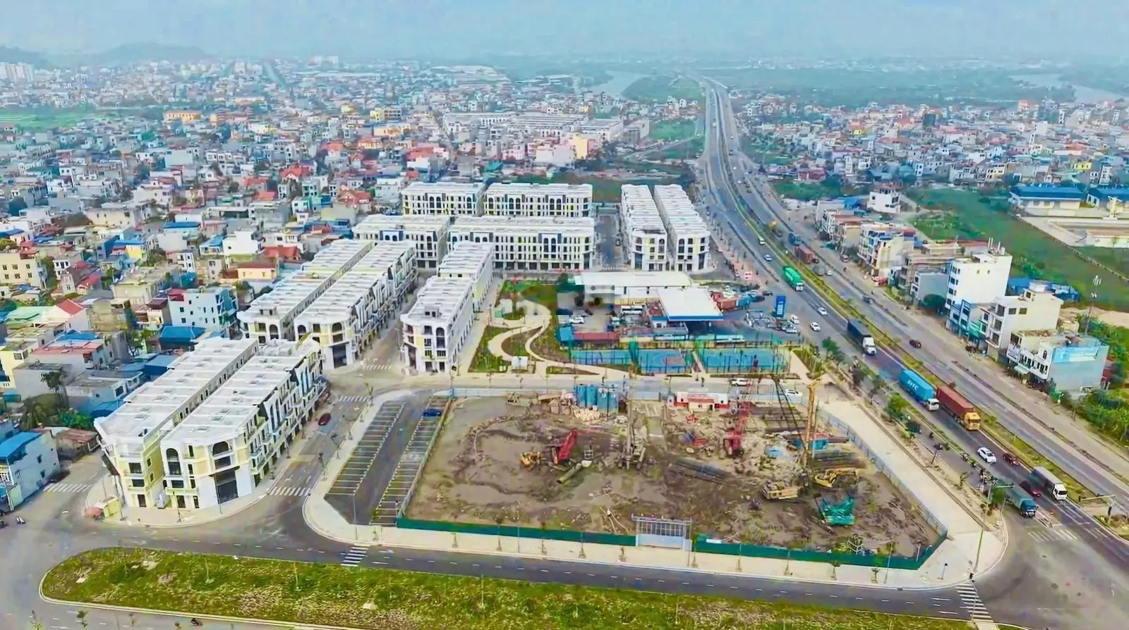 Một căn duy nhất mặt chung cư cao cấp - điểm kinh doanh vô cùng đẹp tại golden point - kiến an.