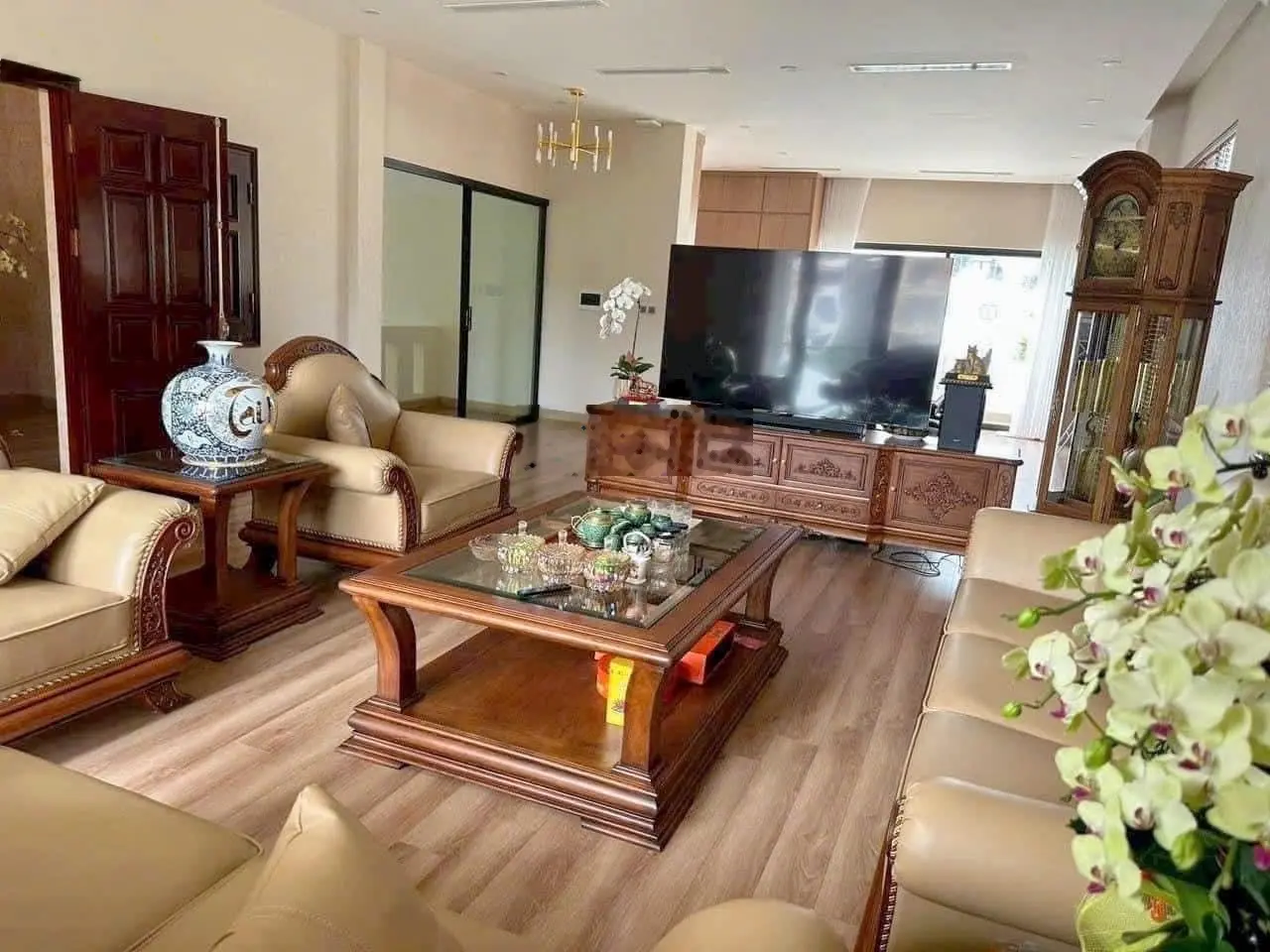 Bán nhà lô góc 78m2 khu đấu giá Mậu Lương 3 mặt thoáng 6 phòng ngủ nhà đẹp. Lh 0986186103
