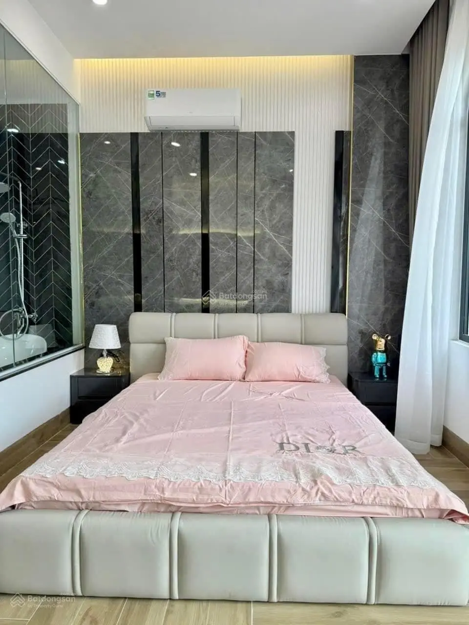 Bán nhà đẹp 3 tầng full nội thất tâm huyết toạ lạc tại Nam Hoà Xuân, sau lưng shophouse Minh Mạng
