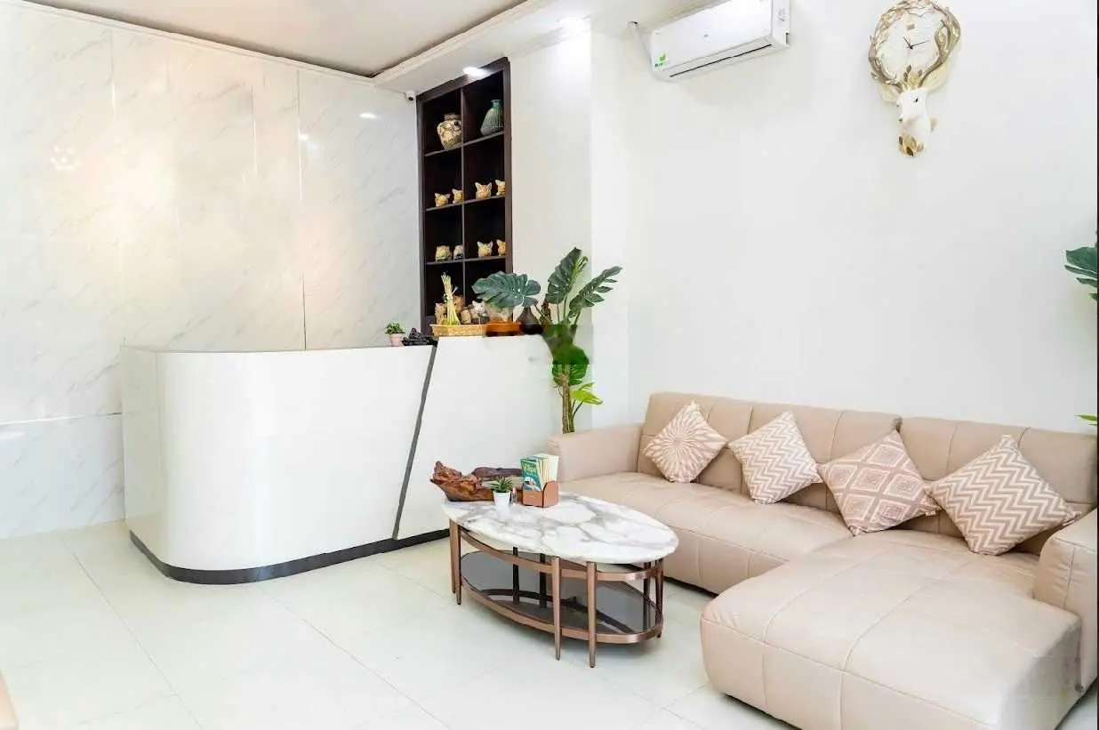 Bán nhà 3 tầng mặt tiền Đường Dã Tượng TTTP Nha Trang, gần biển, gần công viên. Sổ đỏ hoàn công.