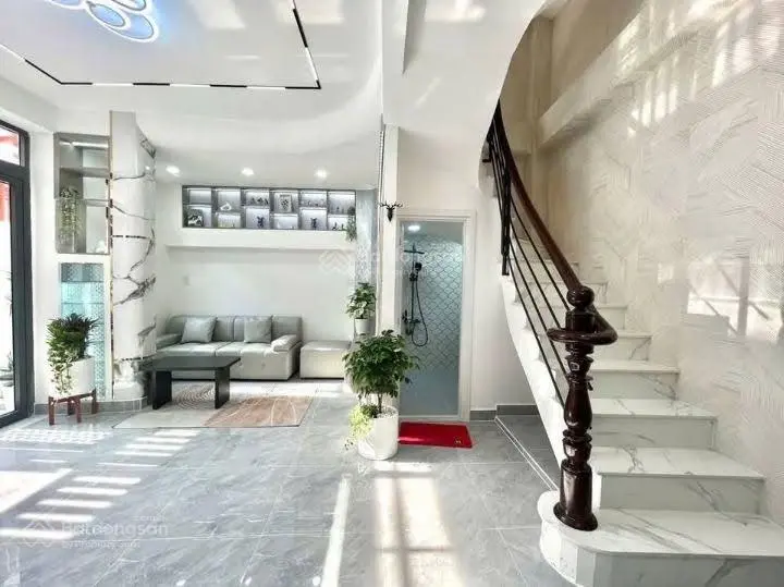 Nhà thay áo mới - 3 mặt Xô Viết Nghệ Tĩnh, P. 25, Q. Bình Thạnh - 40m2 (4x8) - 5 tầng - 3 PN + 4 WC