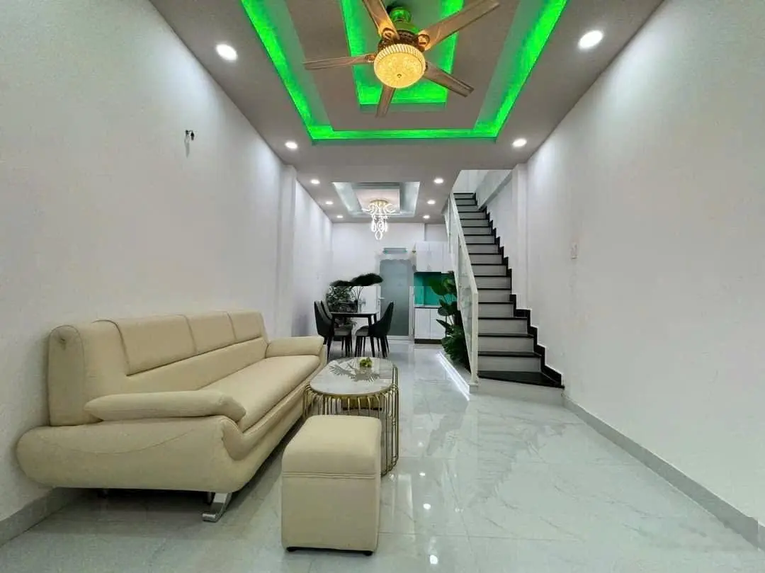 Bán Nhà Đẹp lung linh hồ Thành biên Phường bốn quận 8. Tặng nội thất cao cấp