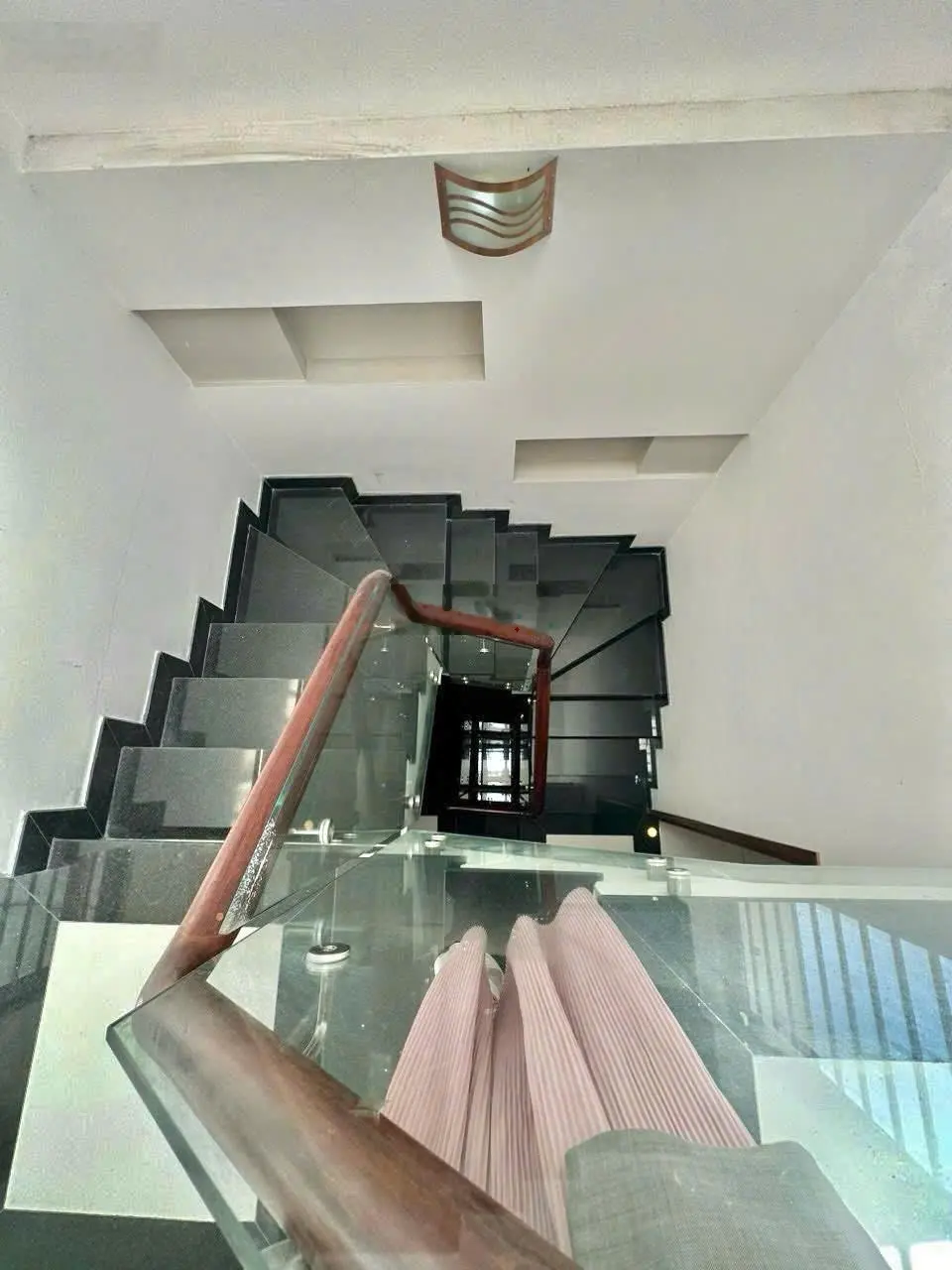 Cần bán căn góc phường Binh Trưng Tây q2