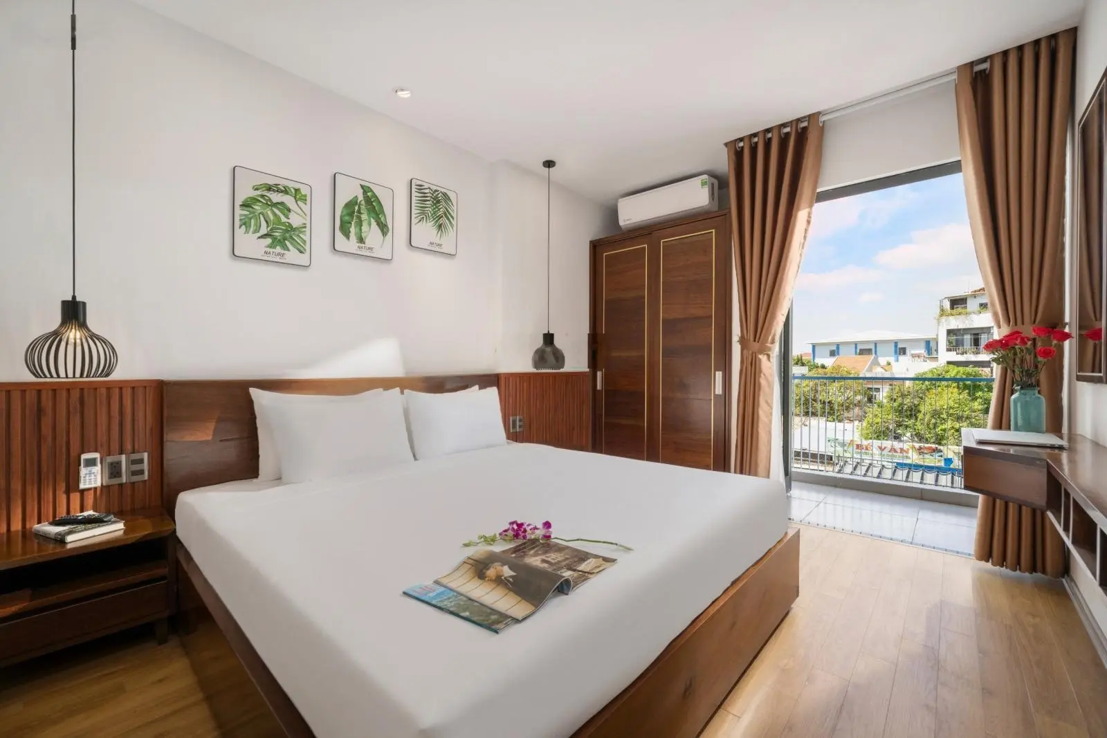 Chuyển nhượng: Tòa nhà căn hộ 10 tầng - doanh thu 600 triệu/tháng, gần bãi tắm Mỹ Khê, Khu Phố Hàn