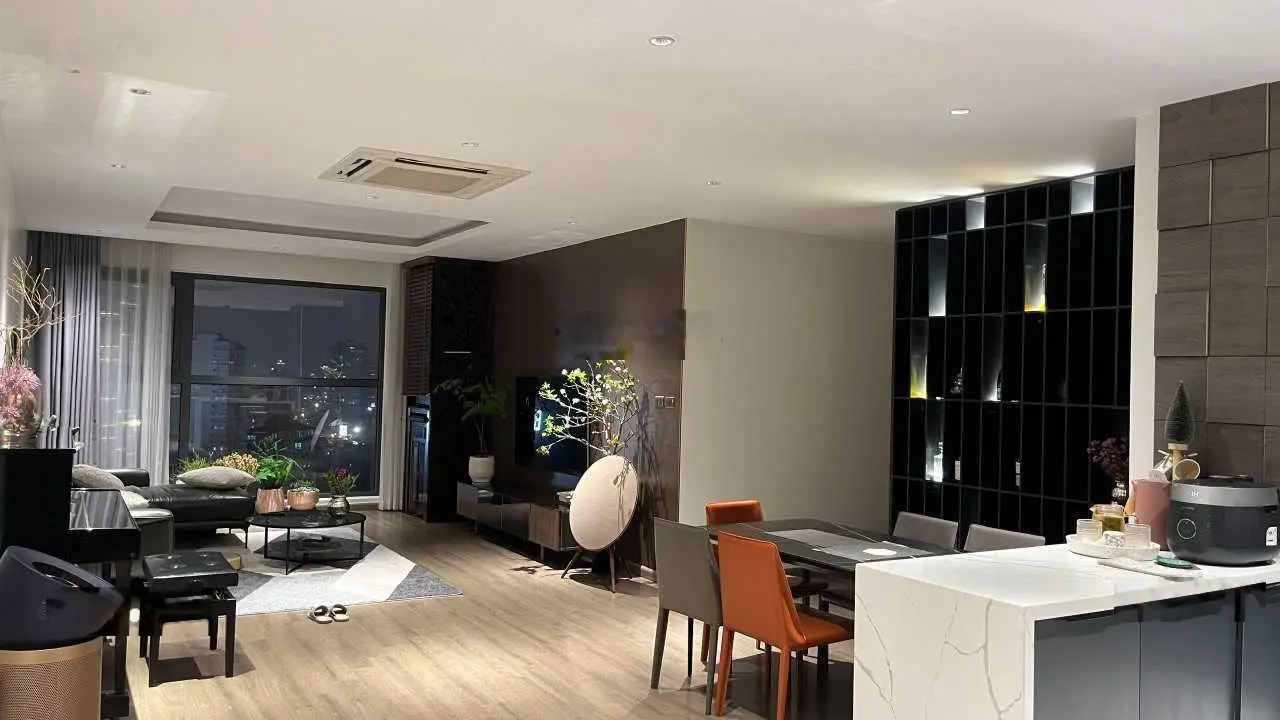 Chính chủ bán căn hộ Vimeco Nguyễn Chánh, 140m2, 3 ngủ 3 vệ sinh, nhà mới đẹp rất có lộc