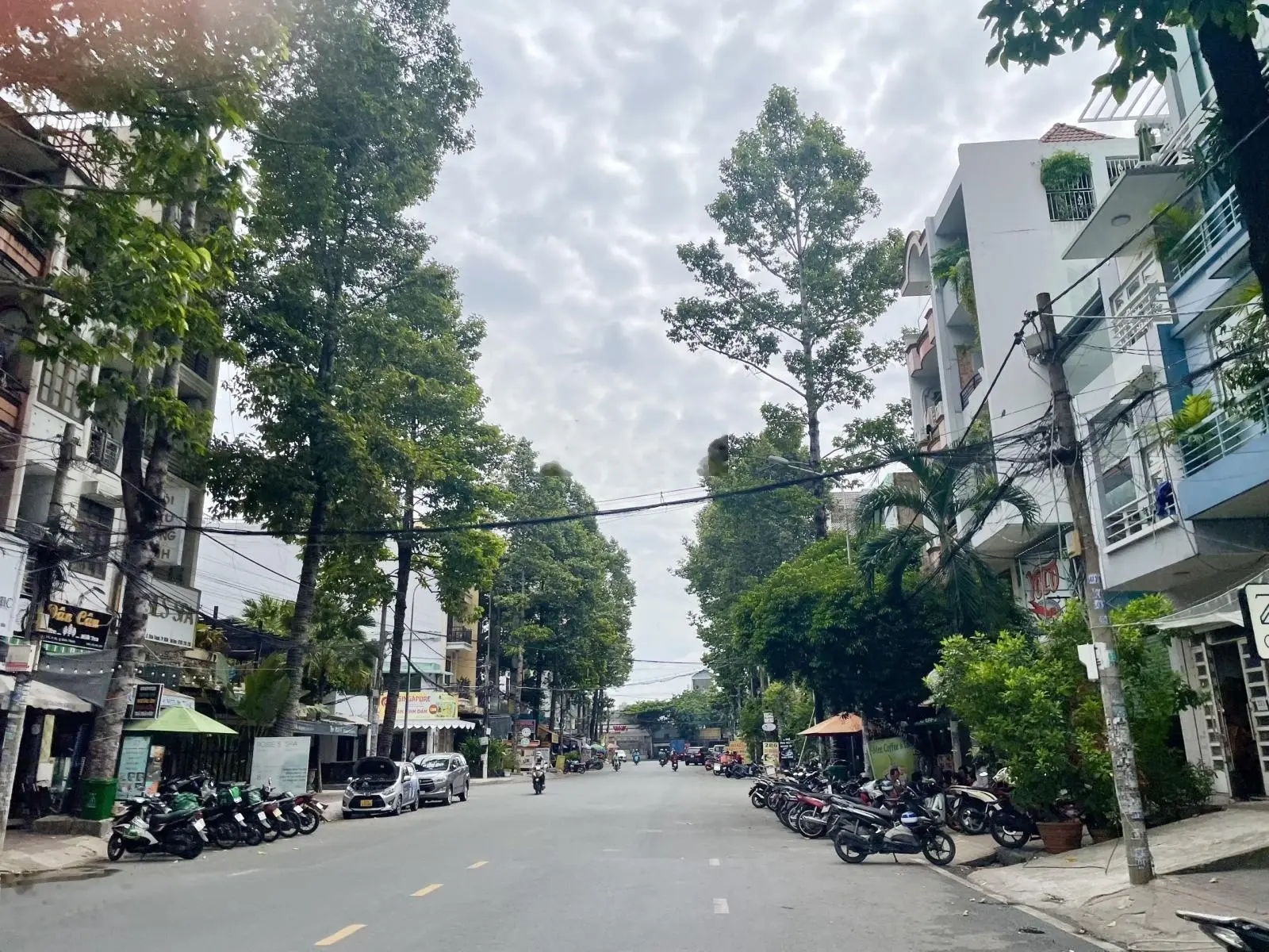 Bán tòa nhà 5 tầng Nguyễn Văn Thương DT 7.2x13m công nhận 400m2, HĐT 70 triệu/tháng giá 32.5 tỷ