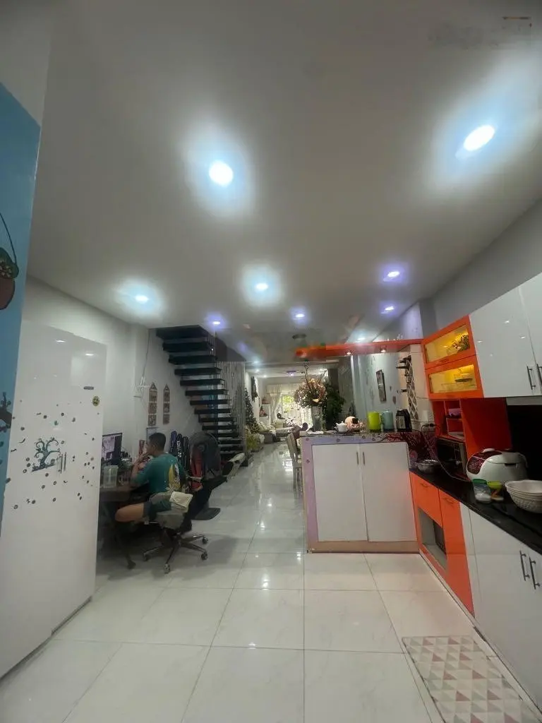 (Rẻ - giảm sâu 3 tỷ) bán nhà mặt tiền DT 150m2, ngang 5m, gần cầu Chà Và, Quận 8. Nhỉnh 10 tỷ