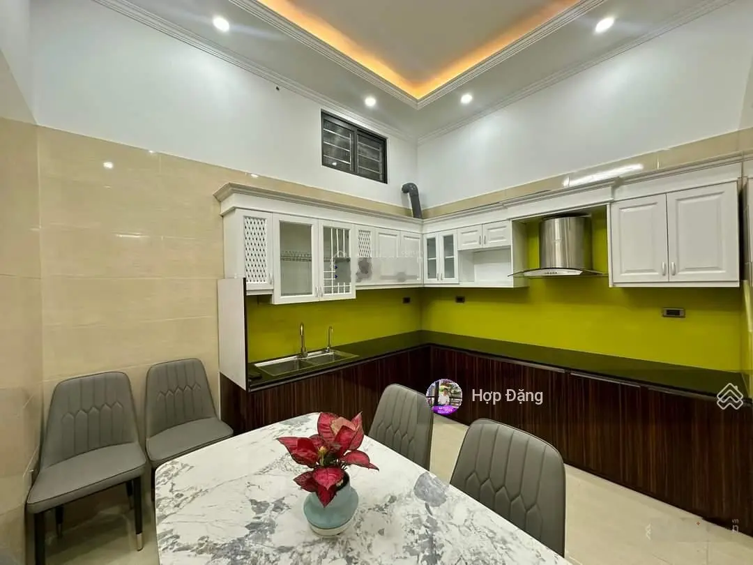 Khương Đình, Thanh Xuân, bán nhà 6 tầng 90m2 thang máy, ngõ thông view hồ KD ngày đem 18,6 tỷ