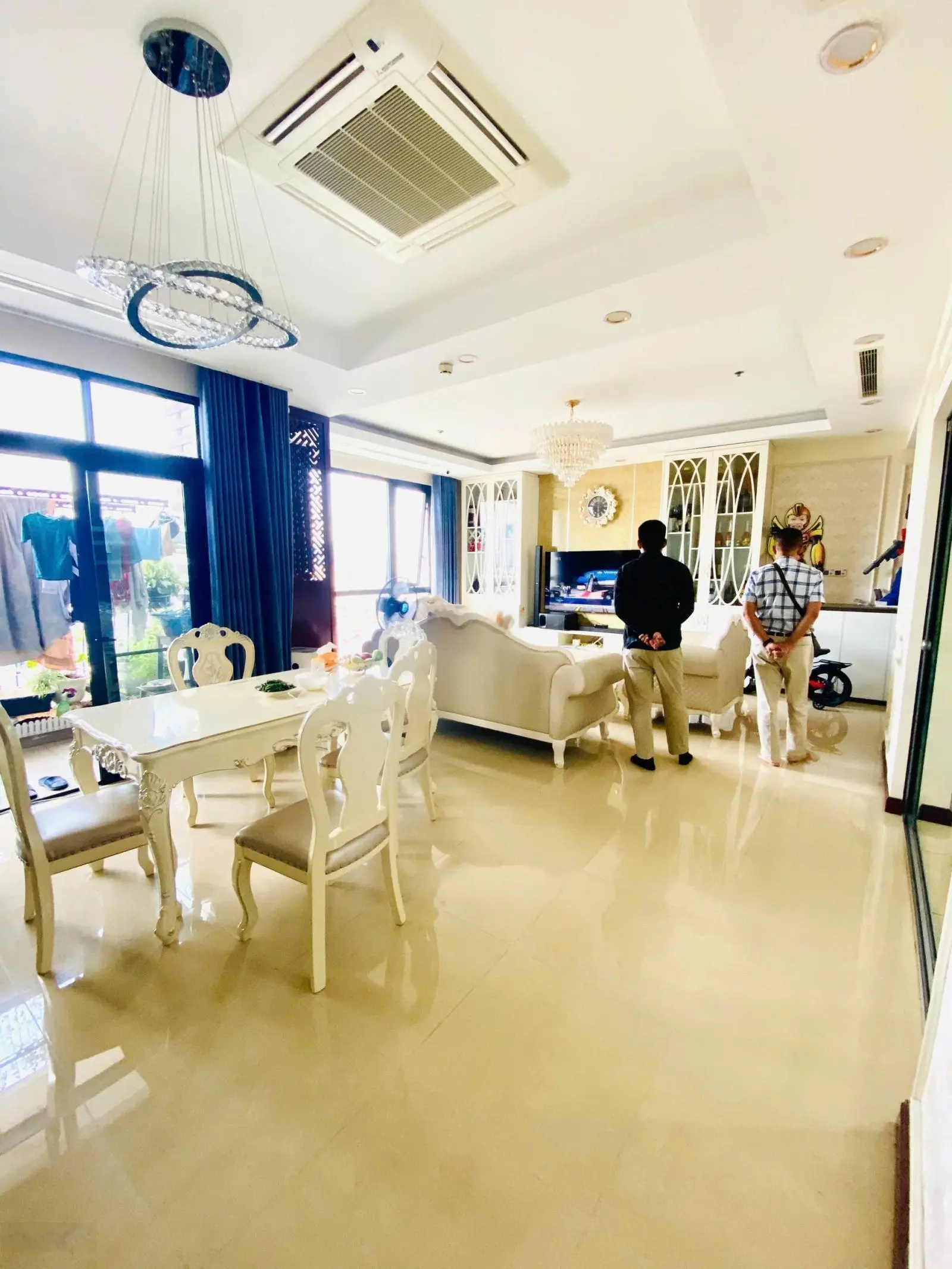 Bán nhanh căn hộ Sky City 88 Láng Hạ, DT 112m2, 2ngủ, 2VS, full nội thất ~9,5 tỷ