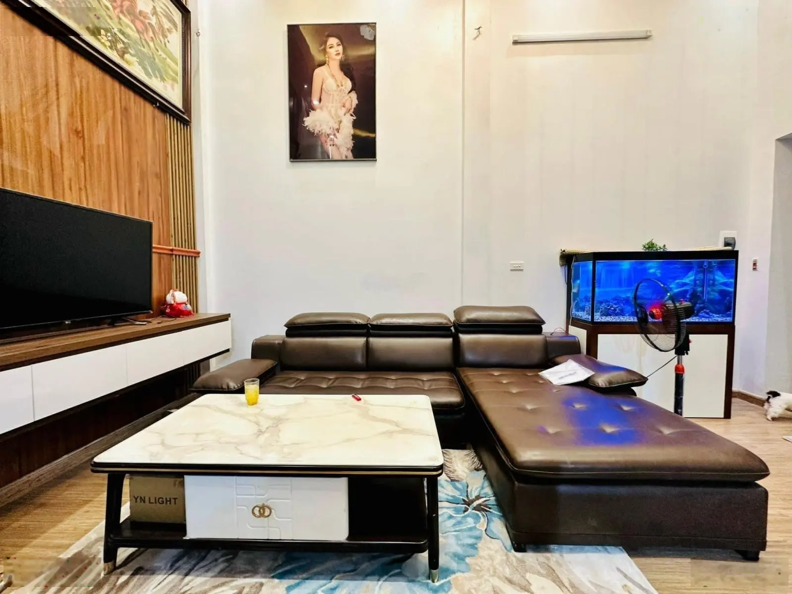 Siêu phẩm phố Bạch Mai, Hai Bà Trưng