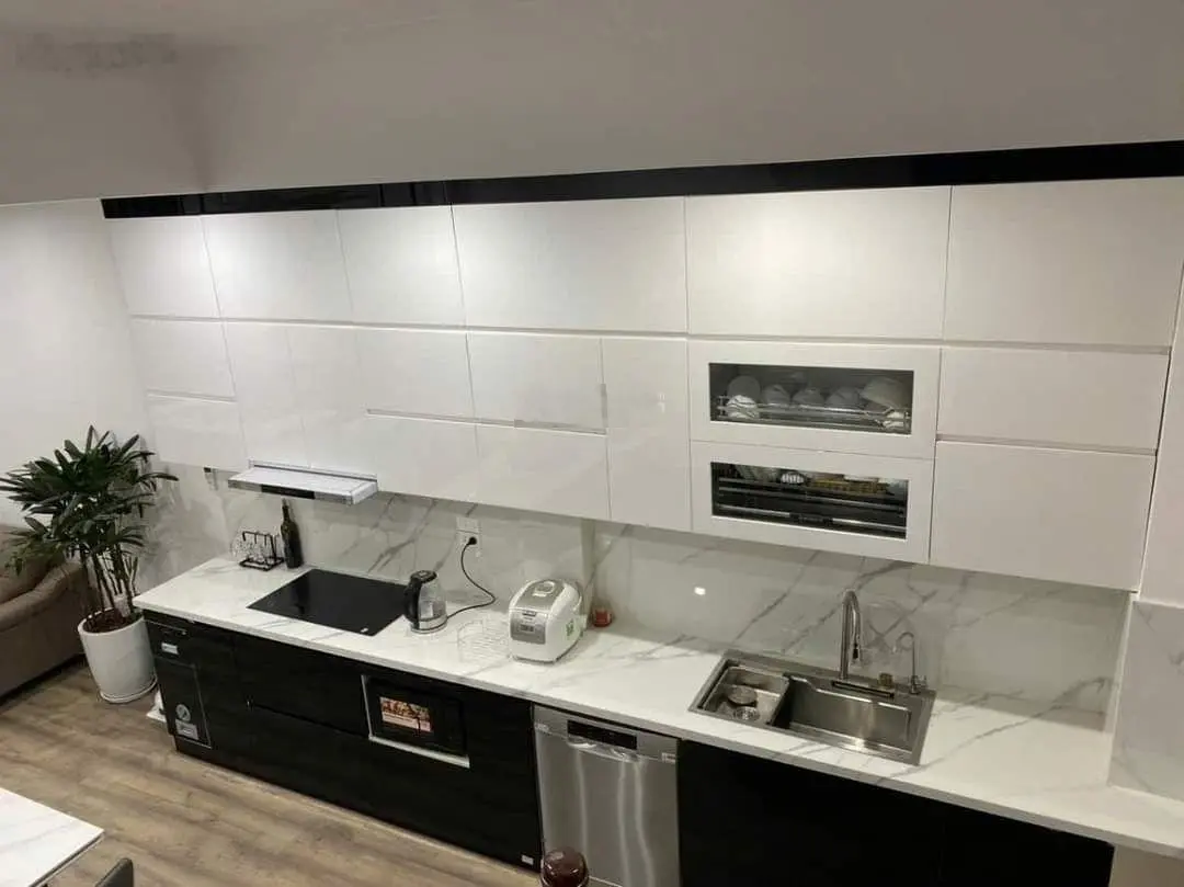 PHÂN LÔ ,VỊ TRÍ ĐỈNH NHẤT Lạc Long Quân 55m nhà 5 tầng Mt 5.1 giá mềm 14.5 tỷ