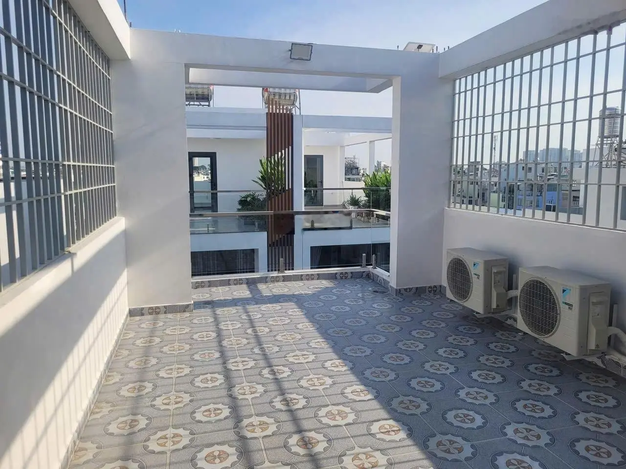 NHÀ 6 TẦNG - GẦN LÊ ĐẠI HÀNH - GẦN BA THÁNG HAI - TẶNG NỘI THẤT - MÀ CHỈ HƠN 9 TỶ