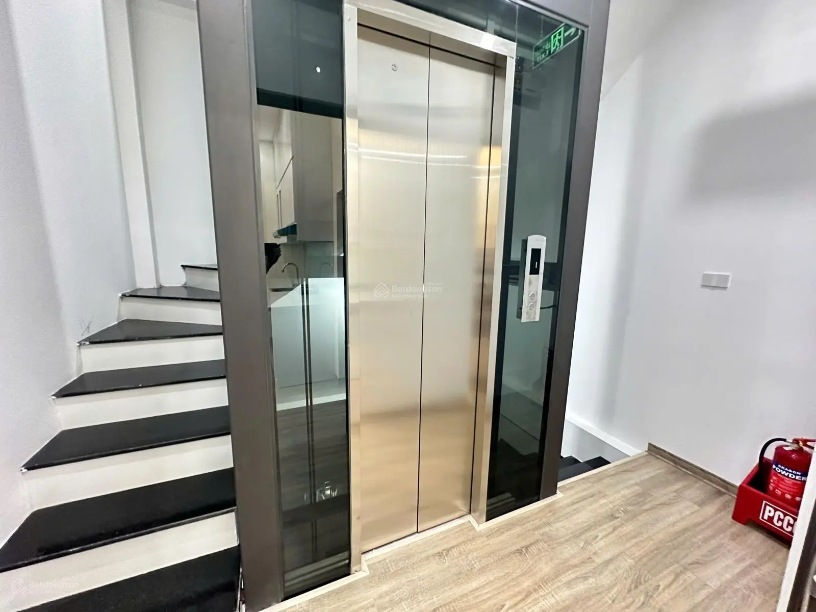 Bán CCMN Cổ Nhuế 2, sát đường Tây Thăng Long, DT 43m2 - MT 6m * 5 tầng thang máy, 9PN khép kín
