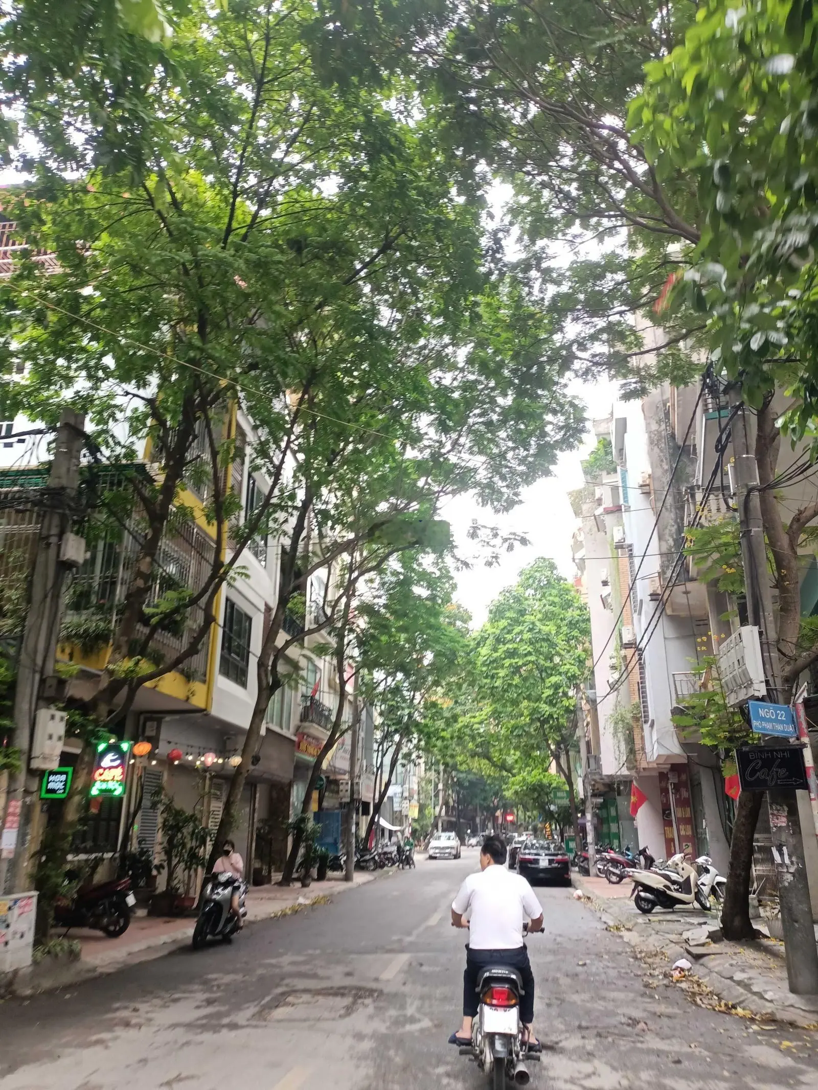 Bán nhà Nguyễn Cơ Thạch 105m2, 7T, thang máy, 2 mặt ô tô tránh, vỉa hè, giá siêu ngon