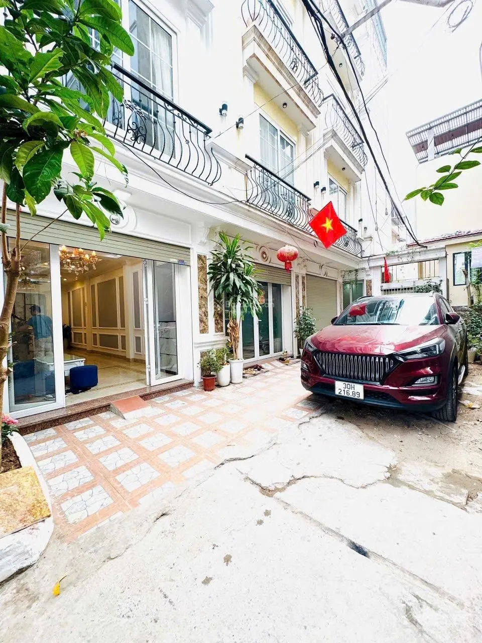 Bán nhà Bát Khối, 45m2, 5 tầng, oto vào nhà, giá đầu tư, 6 tỷ 2