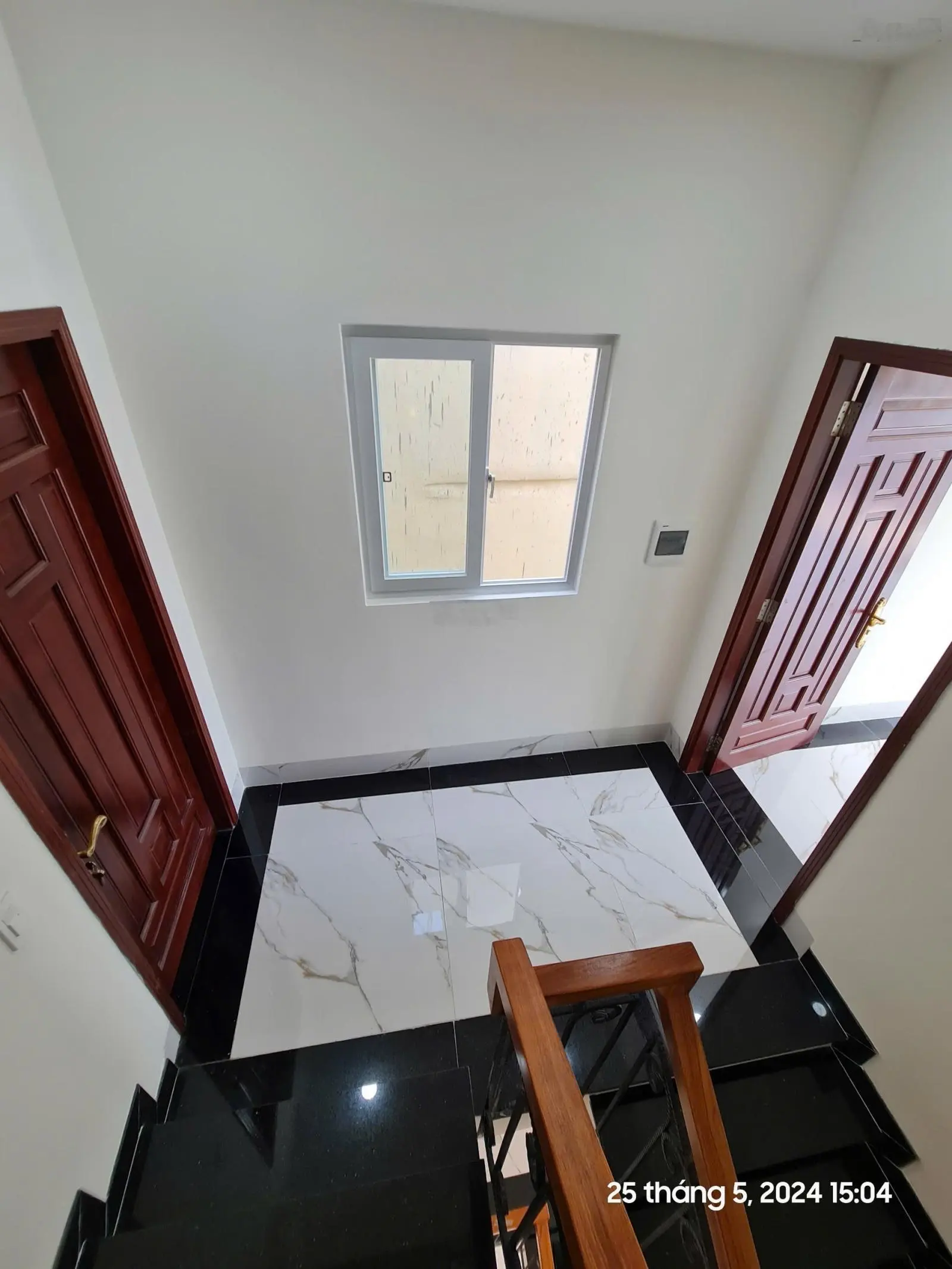 Nhà bán hẻm 50 đường Hoà Bình p5 quận 11 TPHCM gồm 4 p ngũ 1 thờ 5 WC giá 11 CTL, LH:0969748973