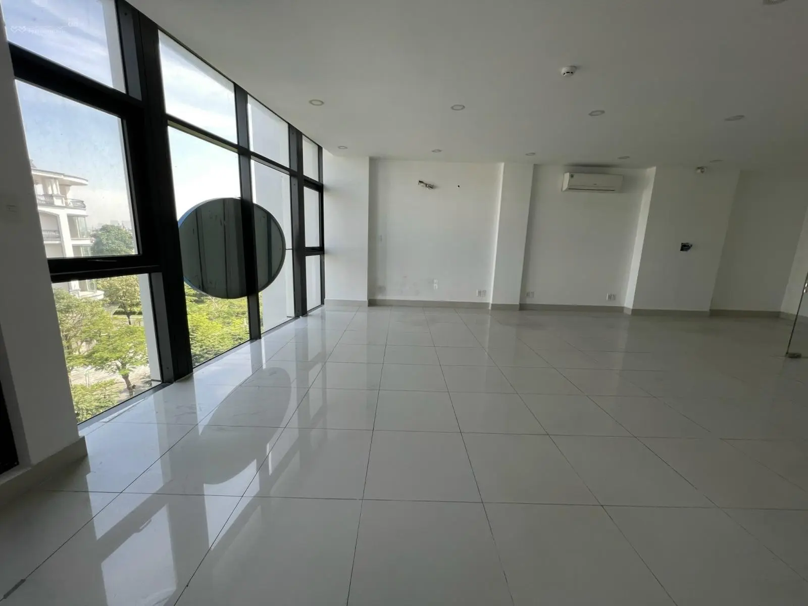 Bán nhanh nhà mặt tiền đường 35m Vạn Phúc - Mặt tiền ngang 7m - 6 tầng - Đã có sổ hồng riêng