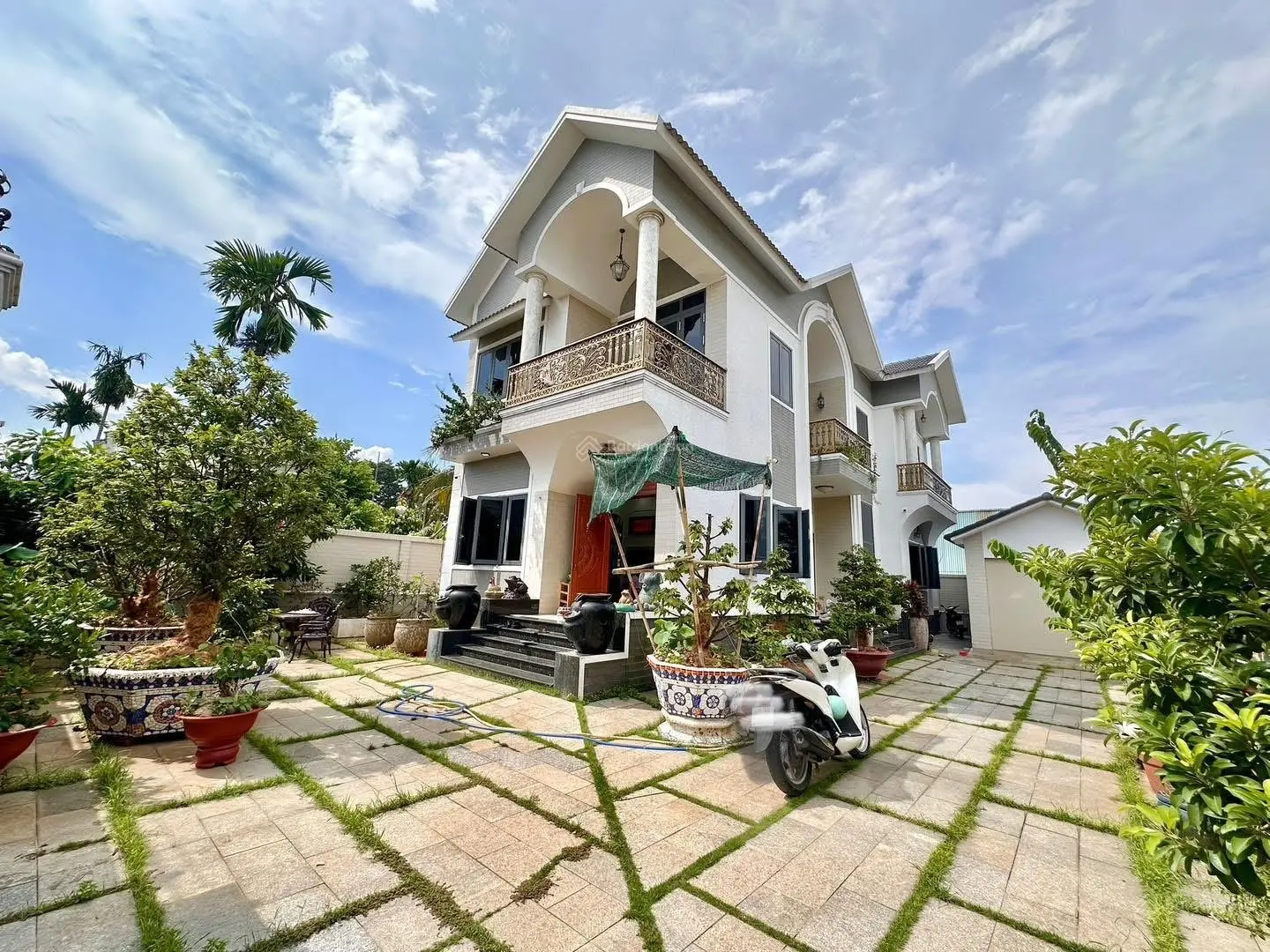 37 Tr/m2 - siêu phẩm biệt thự sân vườn - sát trung tâm thủ đức - 15x25m 375m2 - HXH 8m chỉ 14 tỷ
