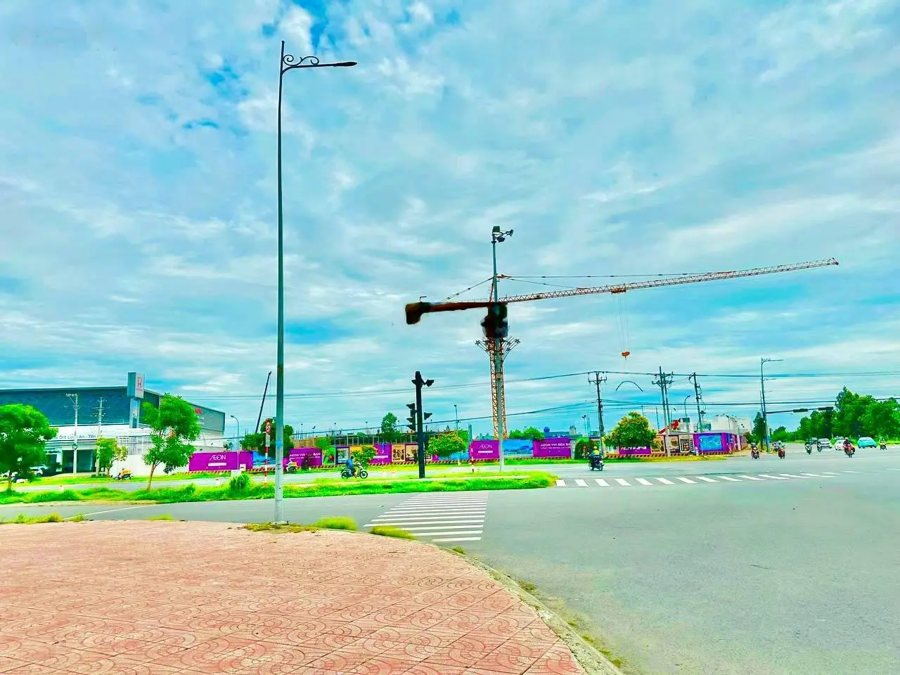 Chú Đạt có dư lô đất ở Tân An - 100m2 đất (ODT) sổ hồng sẵn