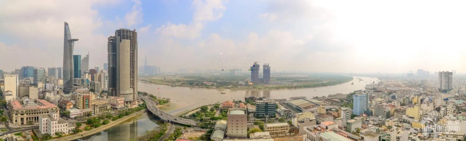 Cần bán lỗ căn góc Saigon Royal 115m2 quận 4 nhà đẹp view Thủ Thiêm. LH: 0909 024 ***
