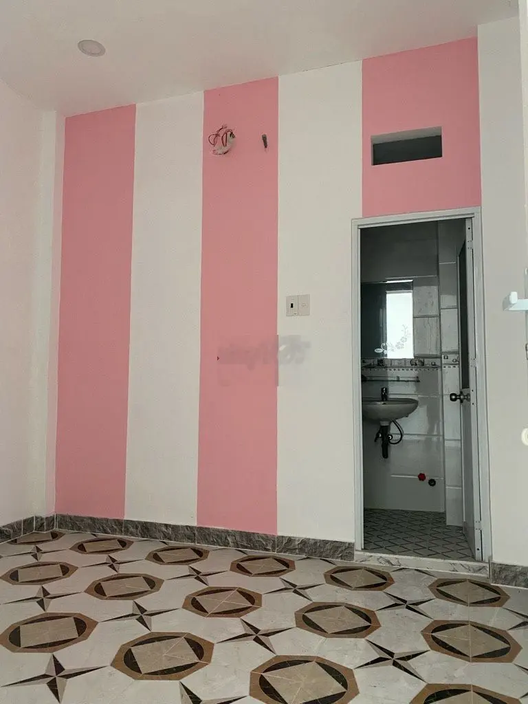 2,5tỷ- 3 tầng- 30m2- 4 phòng ngủ- Không quy hoạch- Cạnh Lotte quận 7