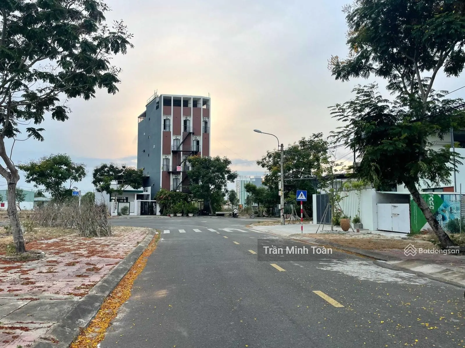 Lô đất 150m2 ngay trục Trịnh Hoài Đức, giá 2,35 tỷ (sổ hồng)