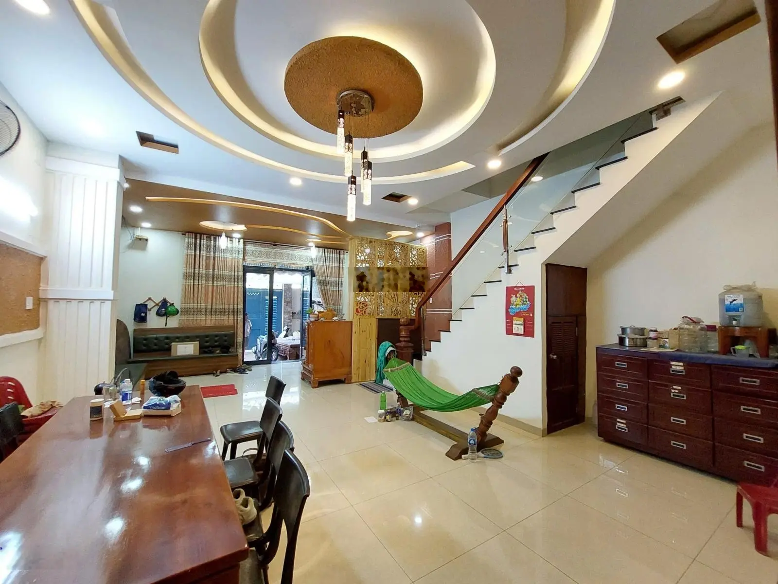 Bán gấp nhà riêng tại Lê Minh Xuân H Bình Chánh chỉ với 3,89 tỷ, DT 85m2, 5PN, 4WC, đẹp còn bớt lộc
