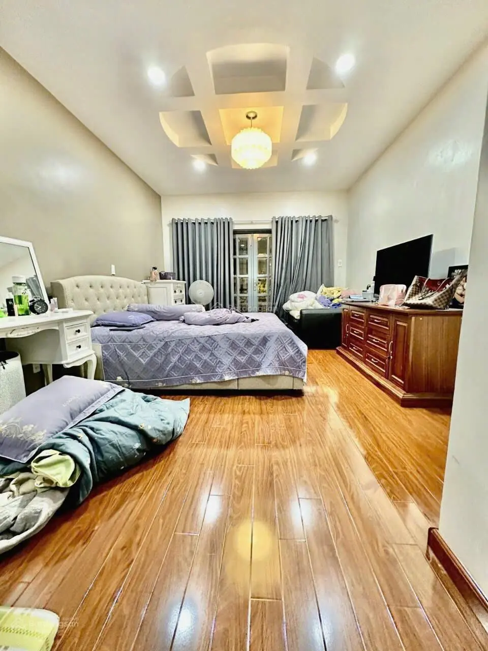 BIỆT THỰ NGAY MẶT TIỀN TRUNG TÂM BÌNH THẠNH, GẦN ỦY BAN QUẬN , DT 420M2 ( 14*30) ,4 TẦNG _ 75 TỶ