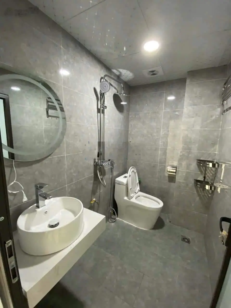 Hiếm có 5 tỷ nhỉnh - 45m2 nhà đẹp lô góc - tiện ích bạt ngàn - gần phố - ngõ nông