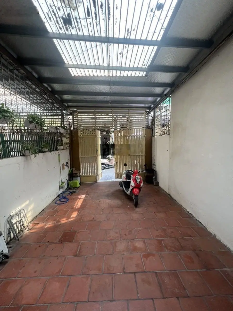 Nhà 2 mặt thoáng - 82m2 - 3 tầng - ngõ oto tránh + gara oto, thiện chí bán giá tốt