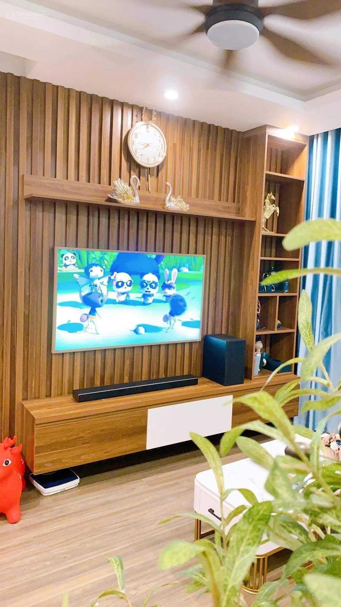 Tôi cần bán nhanh căn 3 ngủ GoldSeason, Quận Thanh Xuân, DT 102m2, giá 6,8 tỷ sẵn sổ full nội thất