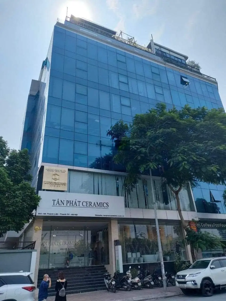 Chủ nhà gửi bán tòa văn phòng mặt phố Hồ Tùng Mậu: 340m2, 8 tầng, MT: 38m. Giá: 288tỷ